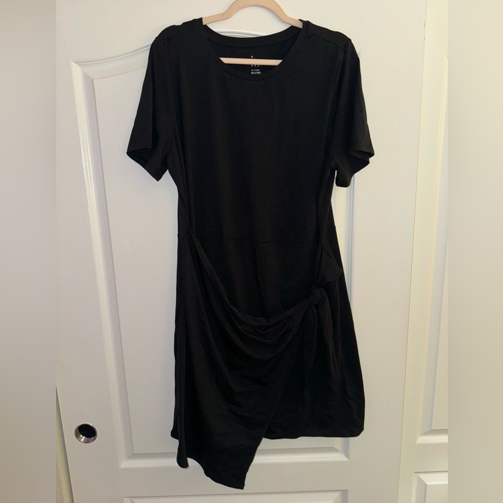 Black short sleeve casual dress. Brand: A New Day Size: XXL